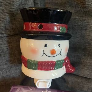Plug in snowman Scentsy.